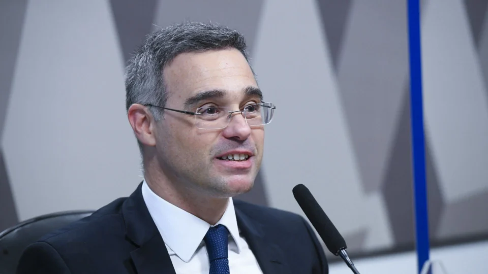 CCJ aprova André Mendonça para vaga no STF