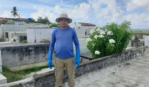 Com vídeos de exumação, coveiro vira celebridade nas redes sociais