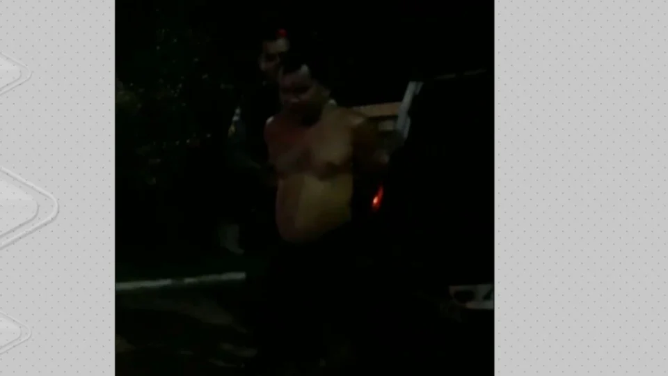 VÍDEO: Homem é preso em flagrante após tocar fogo em residência em Manacapuru, no AM