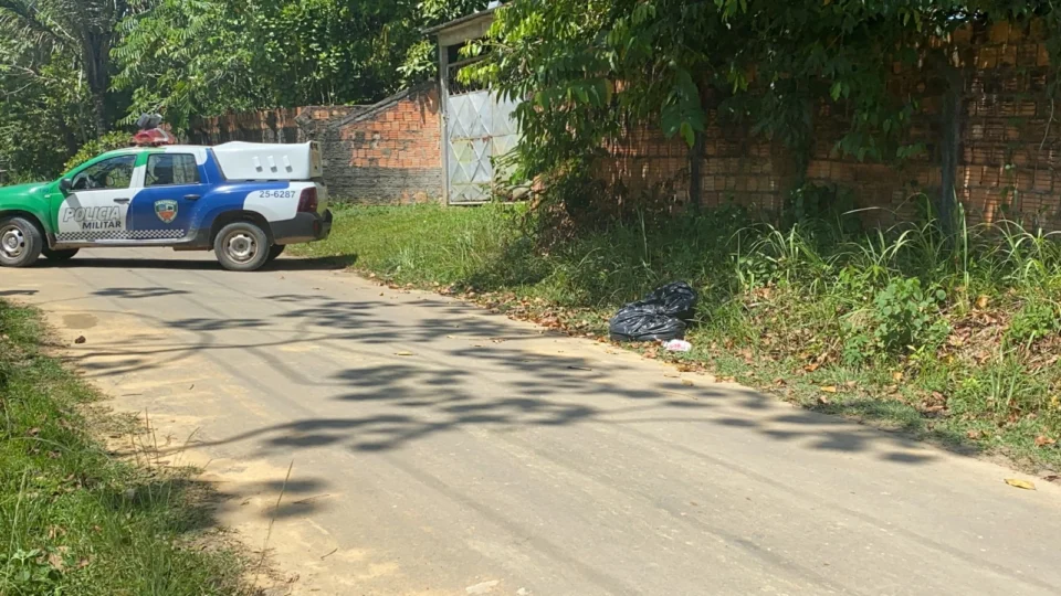 Corpo esquartejado é encontrado em sacos de lixo em Manaus