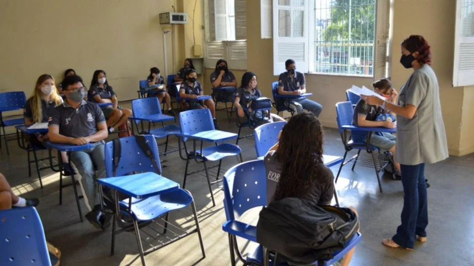 Fundeb no AM: profissionais da educação irão receber valores entre R$ 12 mil a R$ 37 mil