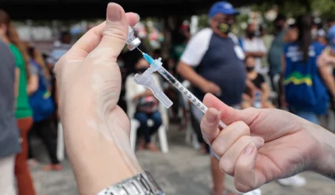 Brasil promete doar 10 milhões de vacinas para nações de baixa renda