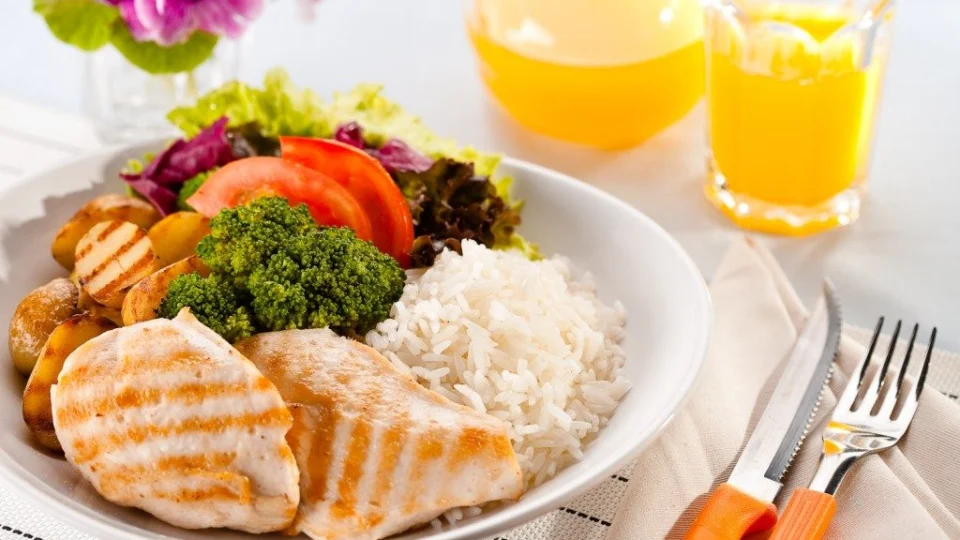 Nutricionistas alertam para piores e melhores dietas