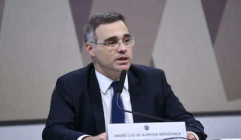 Mesmo indicado por Bolsonaro como ministro do STF, André Mendonça será relator de notícia-crime contra o presidente