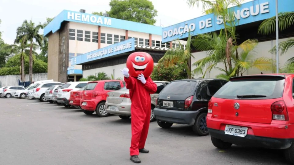 VÍDEO: Governador anuncia 300 ingressos do jogo Brasil e Uruguai para quem doar sangue ao Hemoam