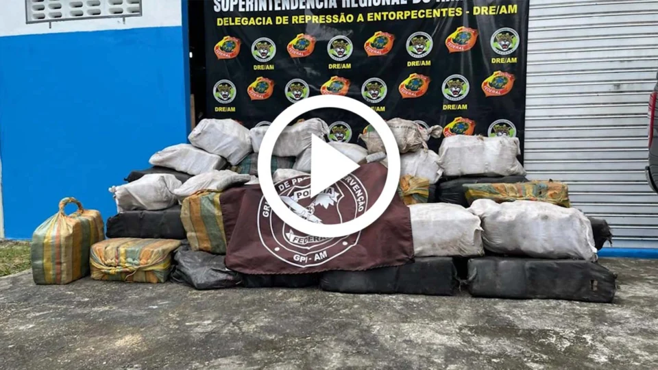 VÍDEO: em Manaus, Polícia Federal apreende 1,5 tonelada de maconha no Rio Negro