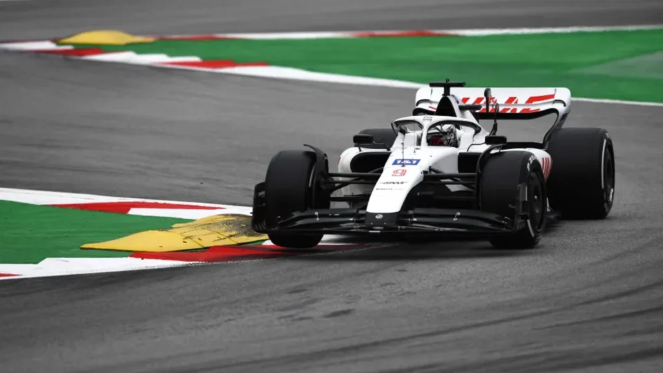 Fórmula 1 anuncia rompimento de contrato com a organização de GP da Rússia