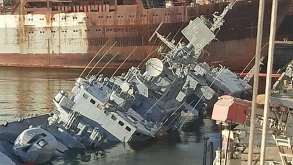 Ucrânia afunda próprio navio de guerra para evitar ataques russos