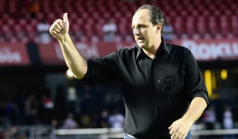 Vitória de 1 a 0 sobre Santo André devolveu controle ao técnico Rogério Ceni