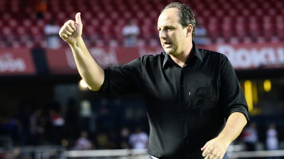 Vitória de 1 a 0 sobre Santo André devolveu controle ao técnico Rogério Ceni