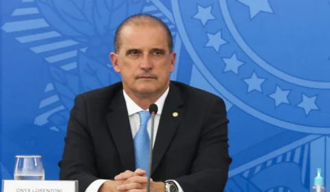 Para cuidar de emendas na Câmara,  ministro Onyx Lorenzoni pede exoneração temporária do cargo