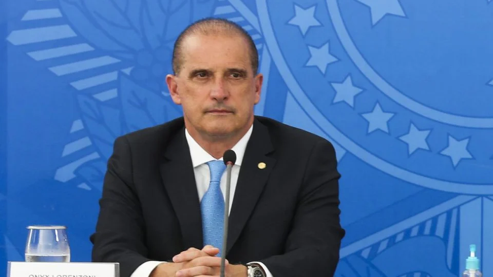 Para cuidar de emendas na Câmara,  ministro Onyx Lorenzoni pede exoneração temporária do cargo