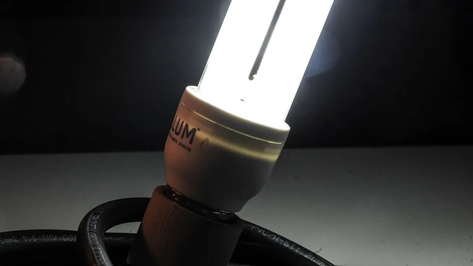 Exército fornece diesel para solucionar parte do blackout elétrico no Líbano