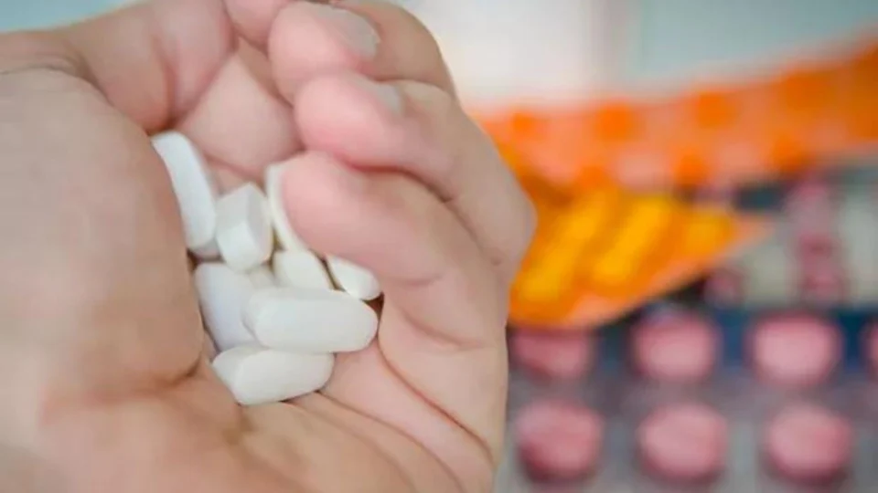 Pai é preso suspeito de tentar matar filhos de 6 e 9 anos com mousse envenenado, em Belo Horizonte