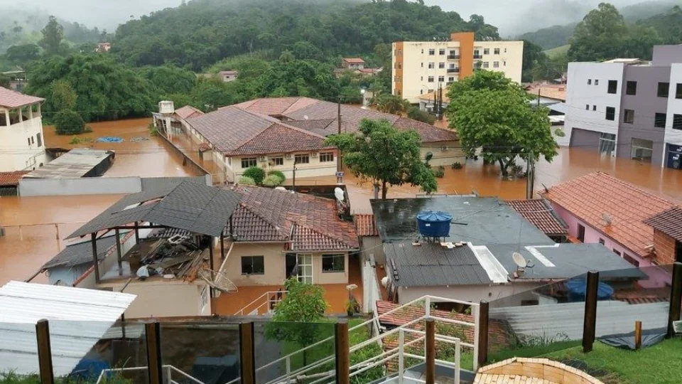 Minas Gerais: sobe para 24 número de mortos devido às chuvas