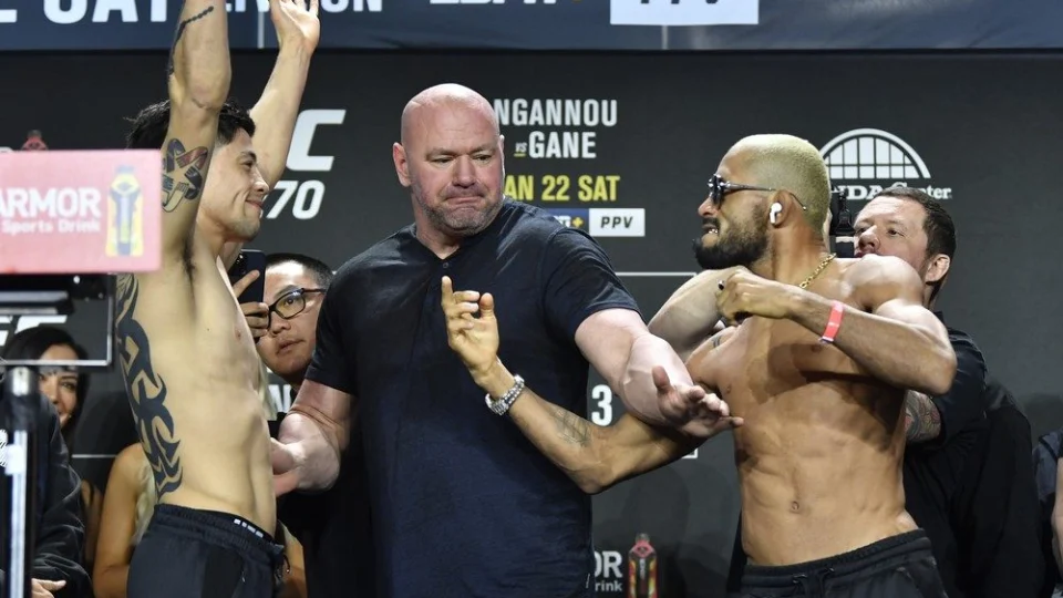 Deiveson Figueiredo provoca adversário e recebe vaia durante encarada de atletas para UFC 270, deste sábado
