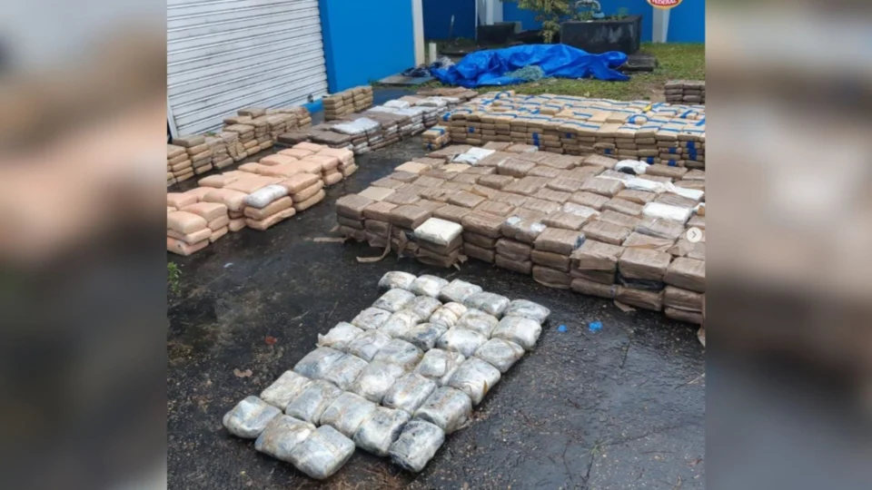 Polícia Federal apreende mais de 1 tonelada de drogas no Rio Negro, no Amazonas