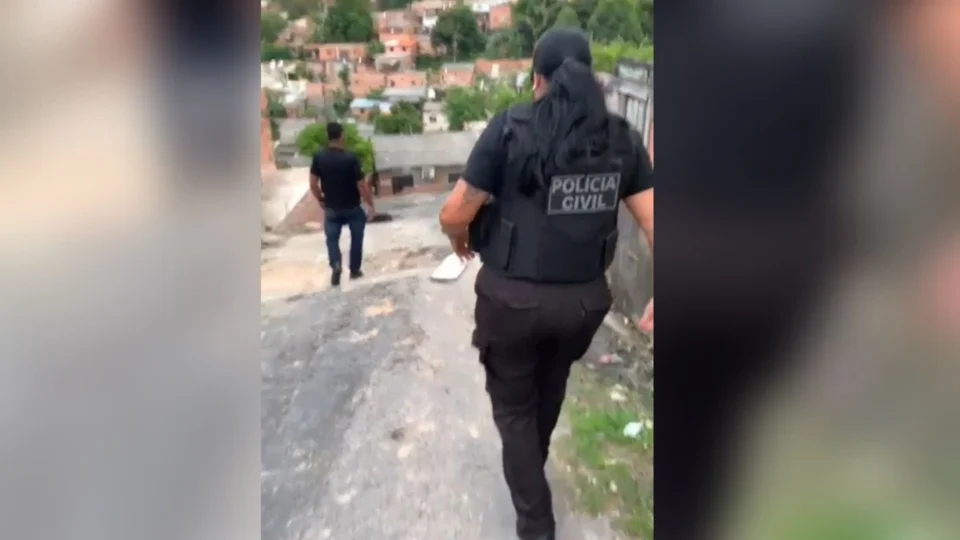 VÍDEO: Homem de 50 anos é preso por estupro de vulnerável de sua enteada de 10 anos, em Manaus