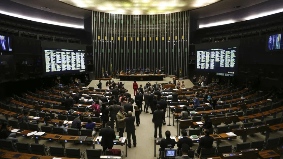 Com a presença de Jair Bolsonaro, Congresso Nacional retoma atividades nesta quarta-feira