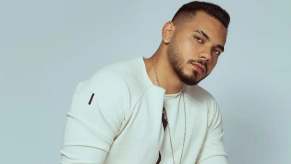 Cantor amazonense Mikael é uma das atrações do evento teste da Arena da Amazônia