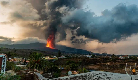 ‘Erupção de vulcão em ilha La Palma não está próximo de terminar’, diz presidente das Ilhas Canárias