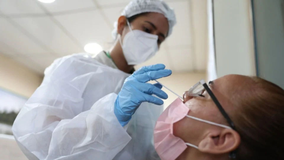 Primeira semana de dezembro quadriplica testagem por RT-PCR no Estado, diz SES-AM