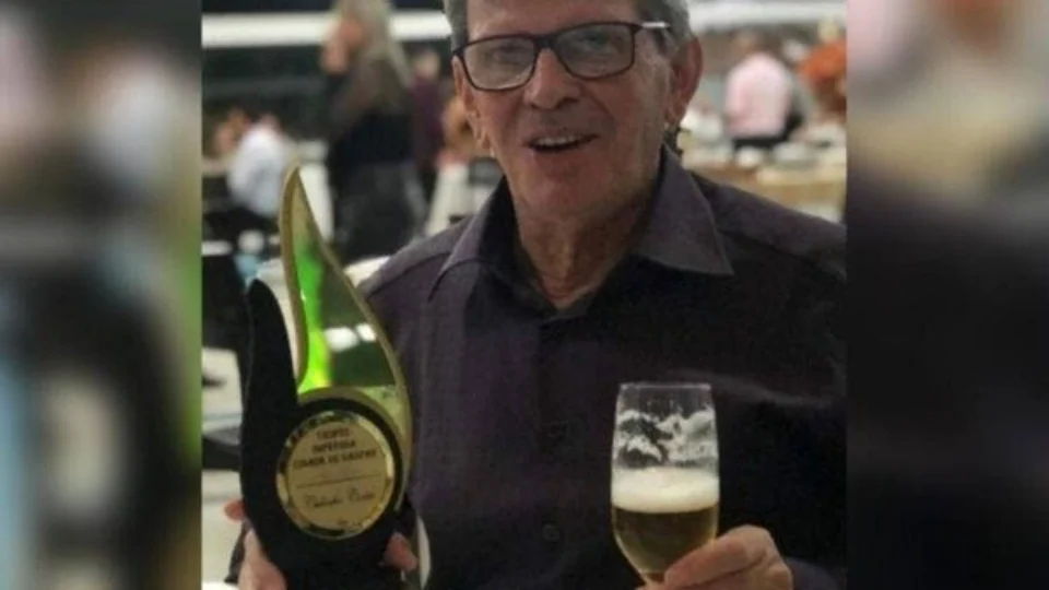 Em ação de Natal, idoso vestido de Papai Noel cai de caminhão e morre atropelado, em Santa Catarina