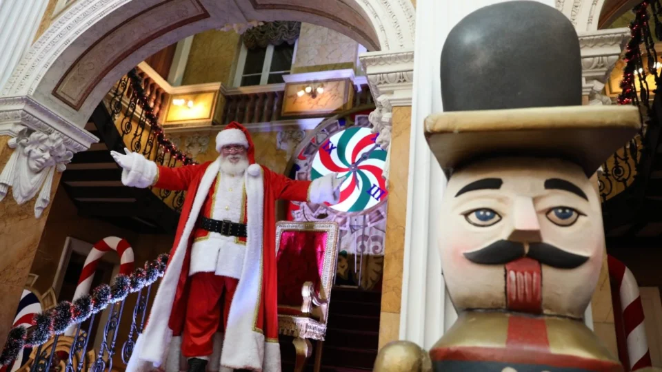 Vacina Premiada: Espetáculo de Natal e Fábrica do Papai Noel sorteiam 50 pares de ingressos