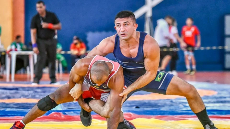 Atleta amazonense é campeão brasileiro regional de Wrestling, em Maceió