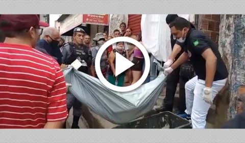 VÍDEO: industriário é assassinado enquanto esperava condução em Manaus