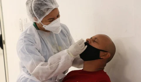 Amazonas registra 2,6 mil novos casos de Covid-19 e 7 mortes