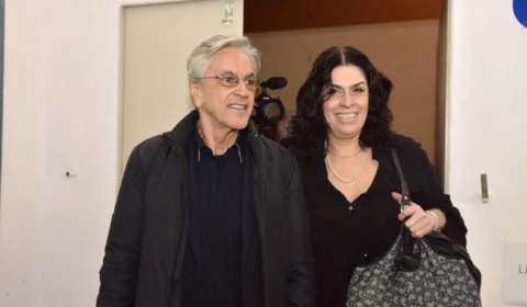 Caetano Veloso testa positivo para covid-19