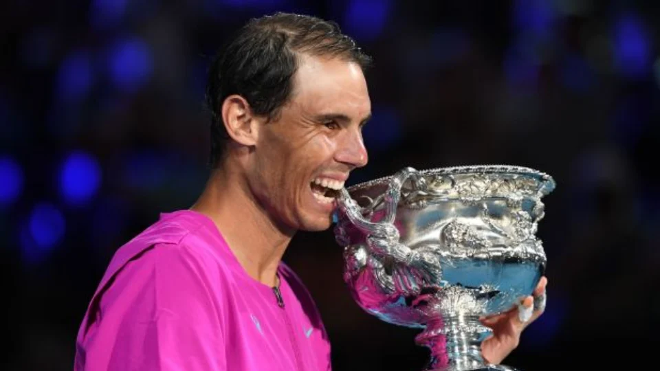 Espanhol Rafael Nadal vence russo e se torna campeão do Aberto da Austrália de Tênis
