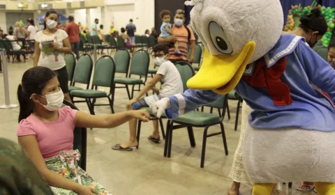 Vacinação infantil chega a comunidades ribeirinhas de Manaus nesta quarta-feira