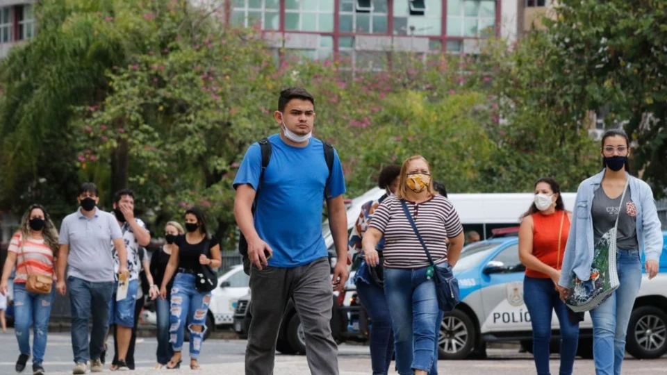 Covid-19: uso de máscara poderá ser liberado na próxima semana, no Rio de Janeiro