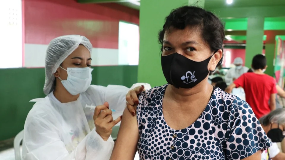 Carreta Vacina Amazonas atende população de Iranduba, nesta segunda e terça-feira