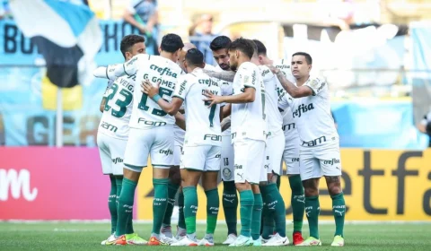 Palmeiras jogará contra Chelsea com camisa e calção brancos e meiões verdes