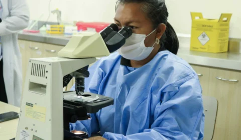 Hemoam instala laboratório de análises clínicas em comunidade indígena, em São Gabriel da Cachoeira-AM