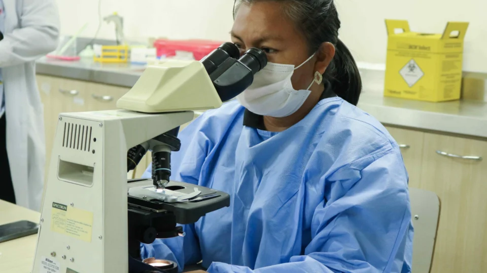 Hemoam instala laboratório de análises clínicas em comunidade indígena, em São Gabriel da Cachoeira-AM