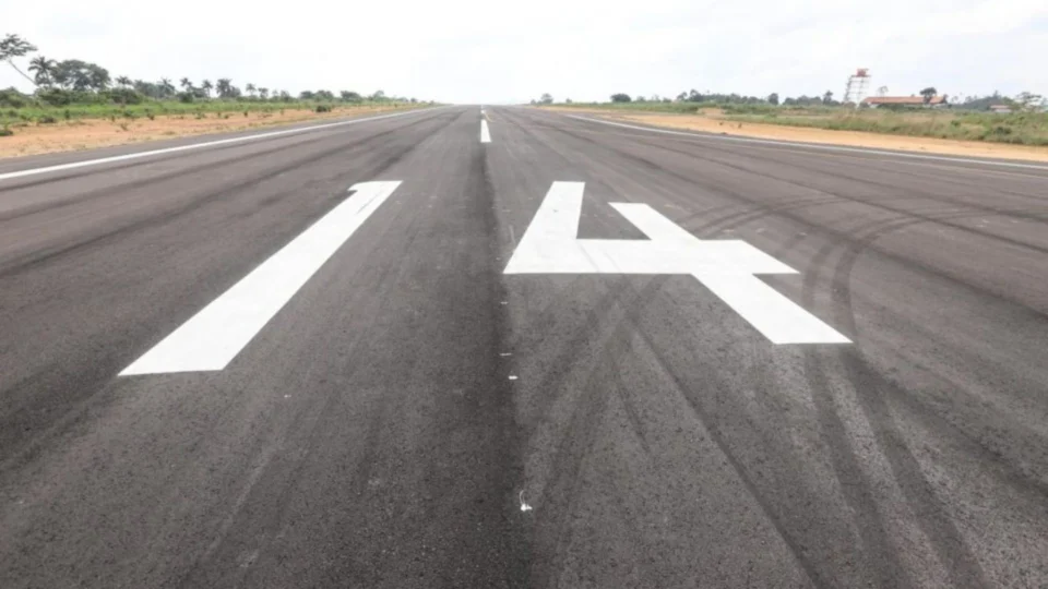 General Heleno libera pista de pouso privada em Lábrea, no AM