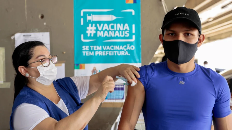 Em Manaus, 11 pontos de vacinação funcionam neste sábado