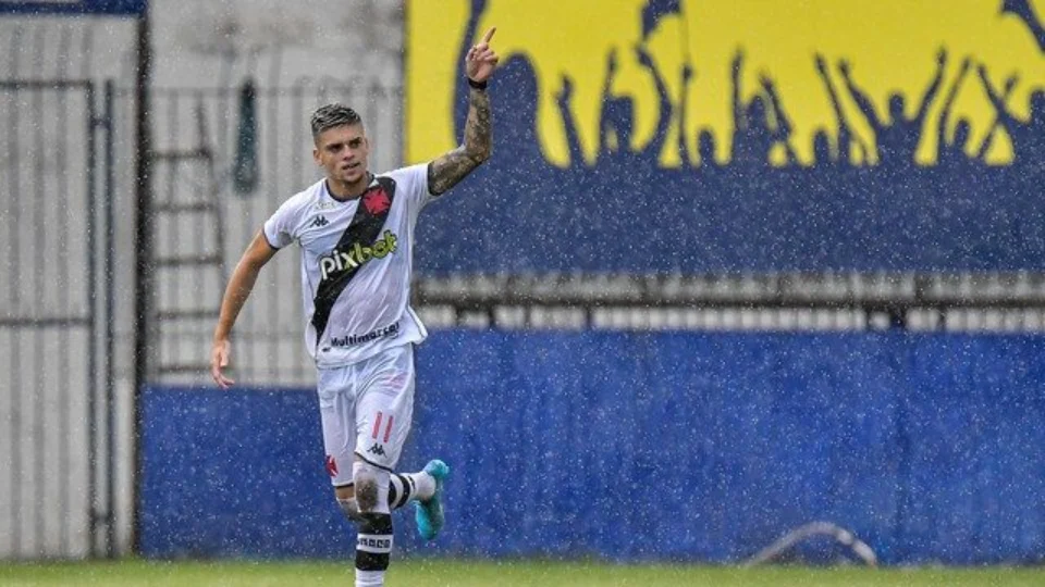 Com golaço de Gabriel Pec, Vasco vence Madureira por 3 a 1 e lidera Cariocão 2022