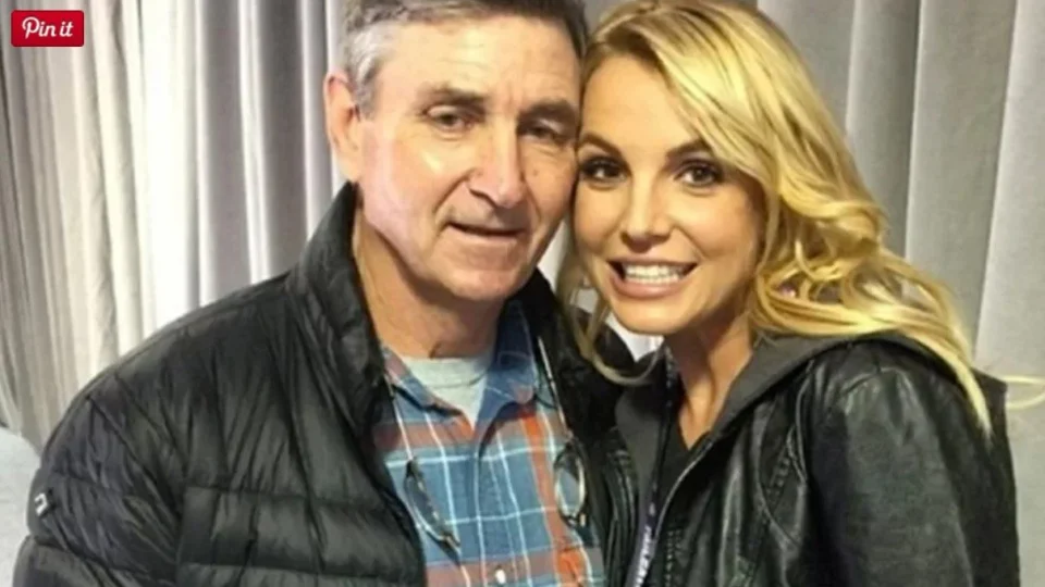 Pai de Britney Spears entra na justiça para filha pagar advogados dele