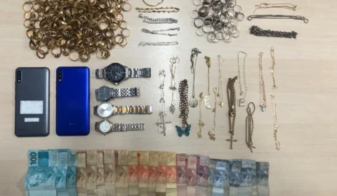 Preso suspeito de roubar turista em frente ao Mercado Adolpho Lisboa, no Centro de Manaus