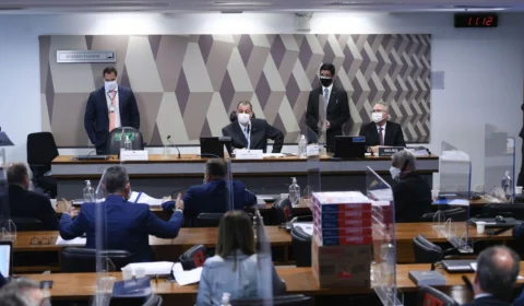 CPI da Covid vota relatório final nesta terça