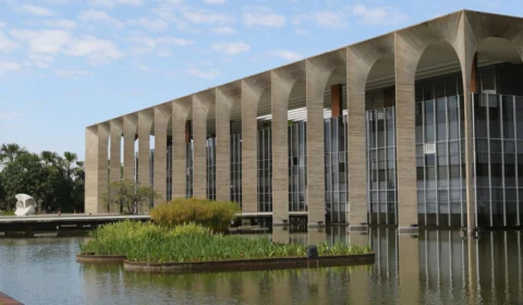 Itamaraty abre postos para ajudar brasileiros a deixar Ucrânia