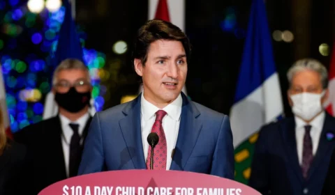 Canadenses que participarem ou financiarem protestos antivacina terão contas bancárias bloqueadas