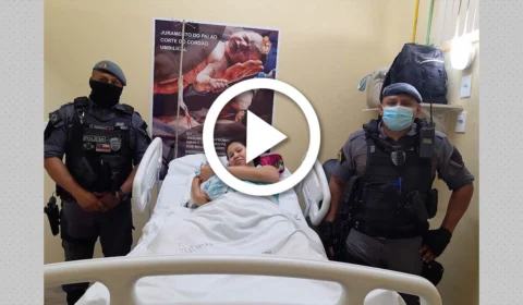 VÍDEO: policiais ajudam mulher a dar à luz na Zona Oeste de Manaus
