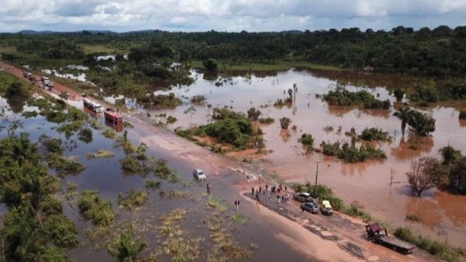 Amazonas receberá crédito do governo federal para rodovias atingidas pelas chuvas