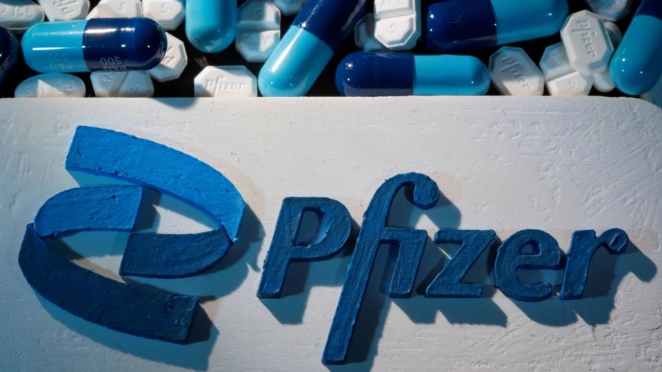Pfizer anuncia pílula contra Covid que reduz hospitalização e morte em 89%